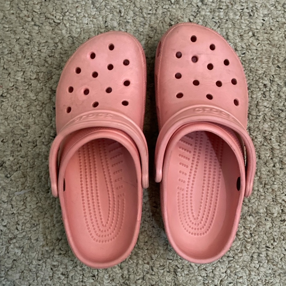 Coral crocs